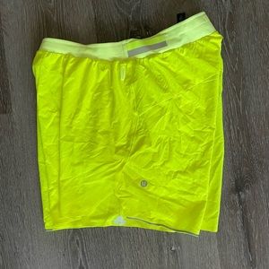 MENS Lululemon medium running Shorts